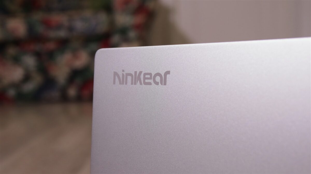 Laptop Ninkear S14 - review