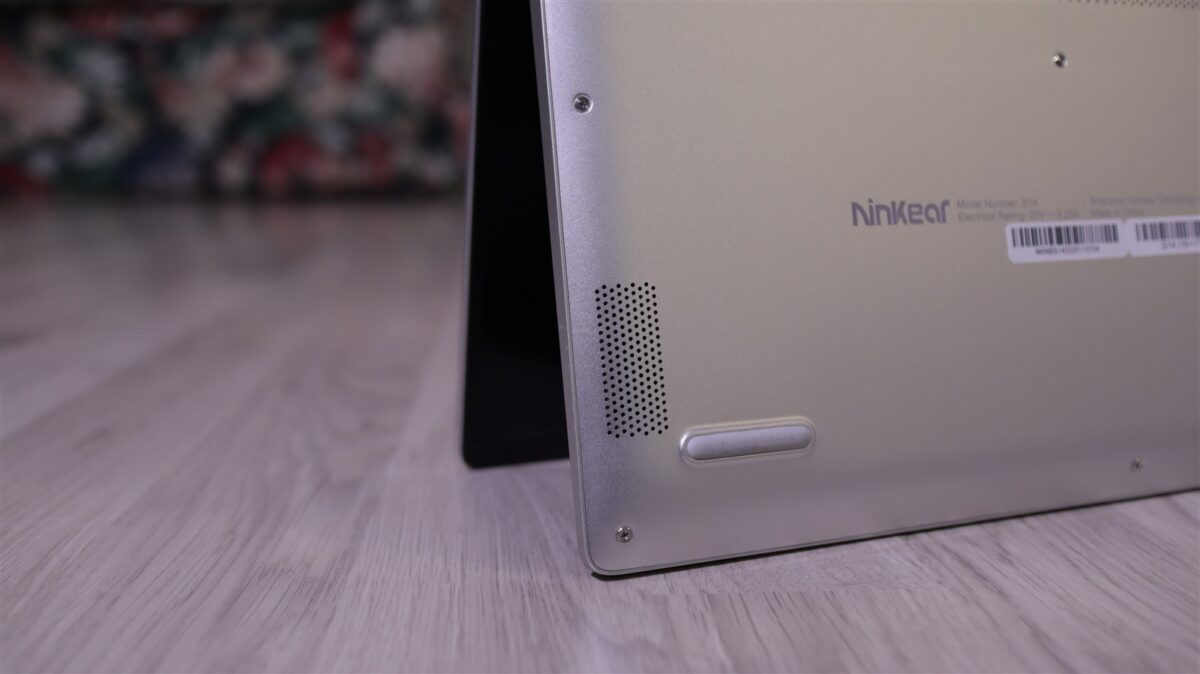 Laptop Ninkear S14 - review