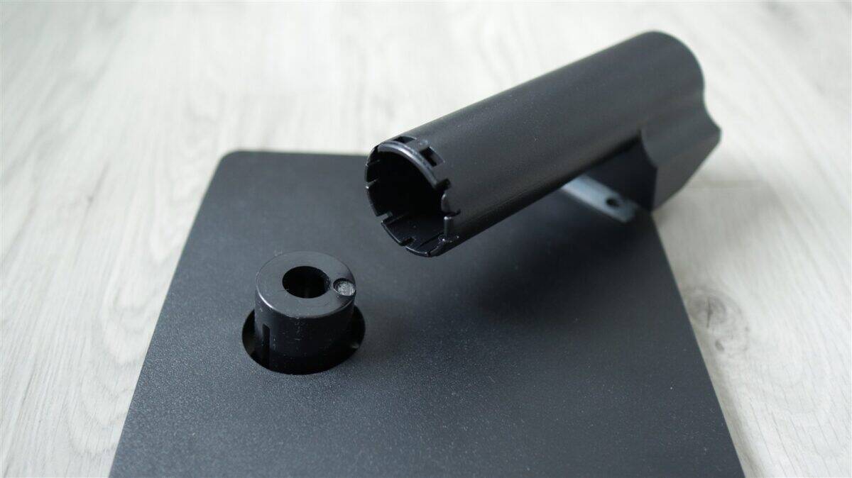 Suport ergonomic pentru laptop, ajustabil și stabil, ideal pentru birou și muncă de acasă.