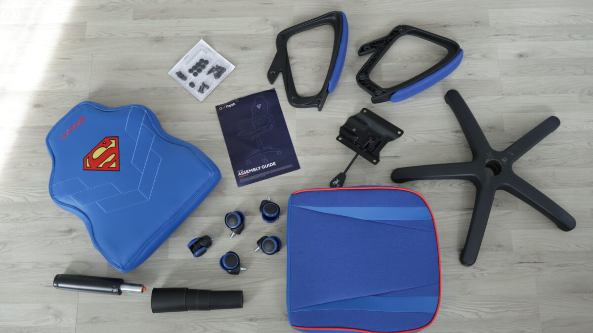 Scaun gaming copii Trust Revvo Superman Edition