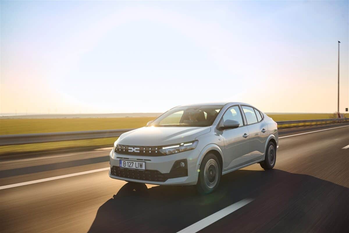 Dacia Logan ECO-G 120 pe autostrada