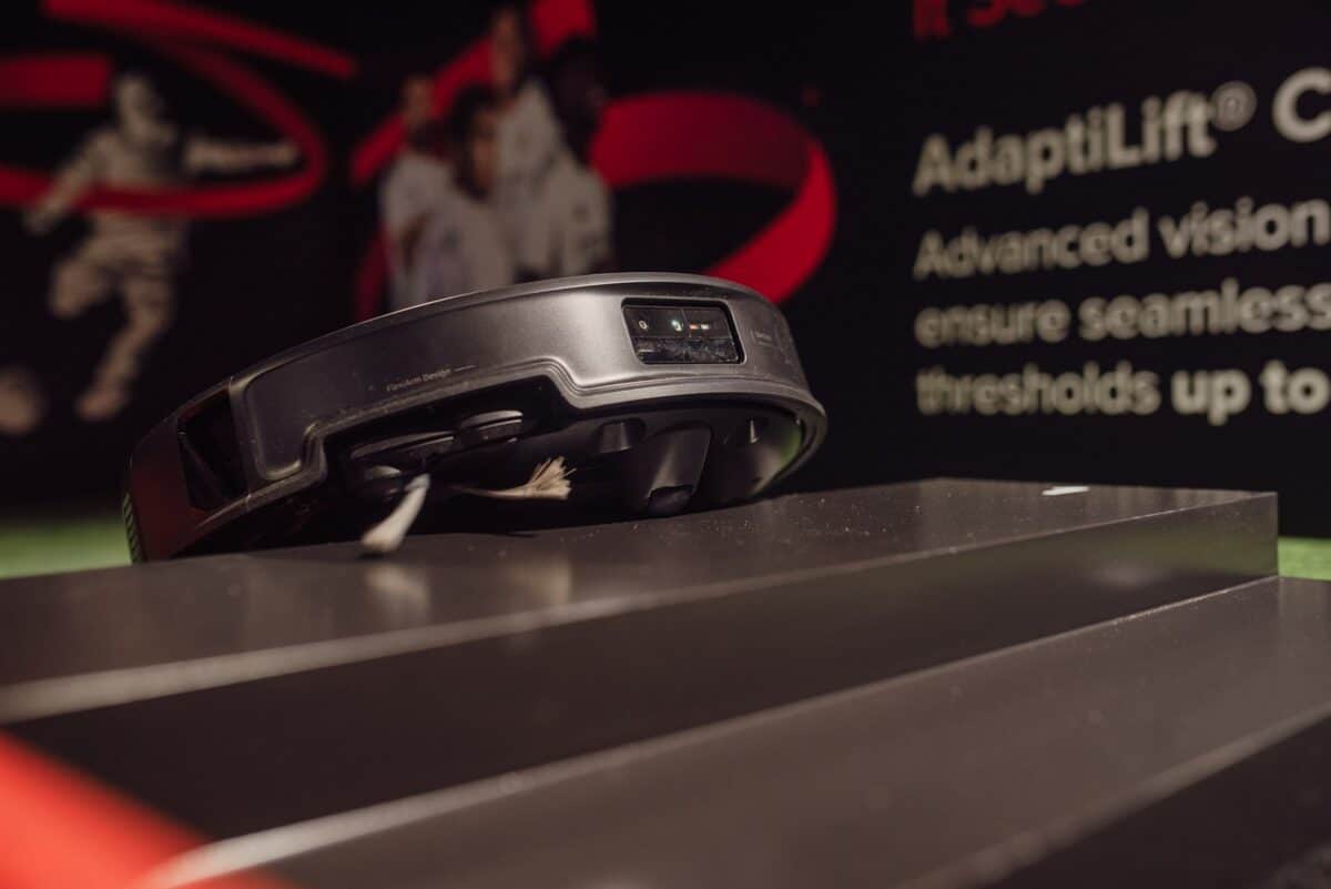 Roborock a prezentat noile serii de roboÈi de aspirare Saros 20 Èi aspiratoare verticale F25