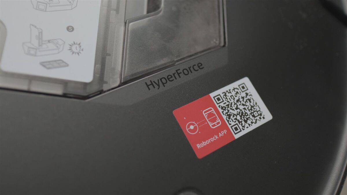 Robot de aspirare cu functie mop Roborock Saros 20 - review