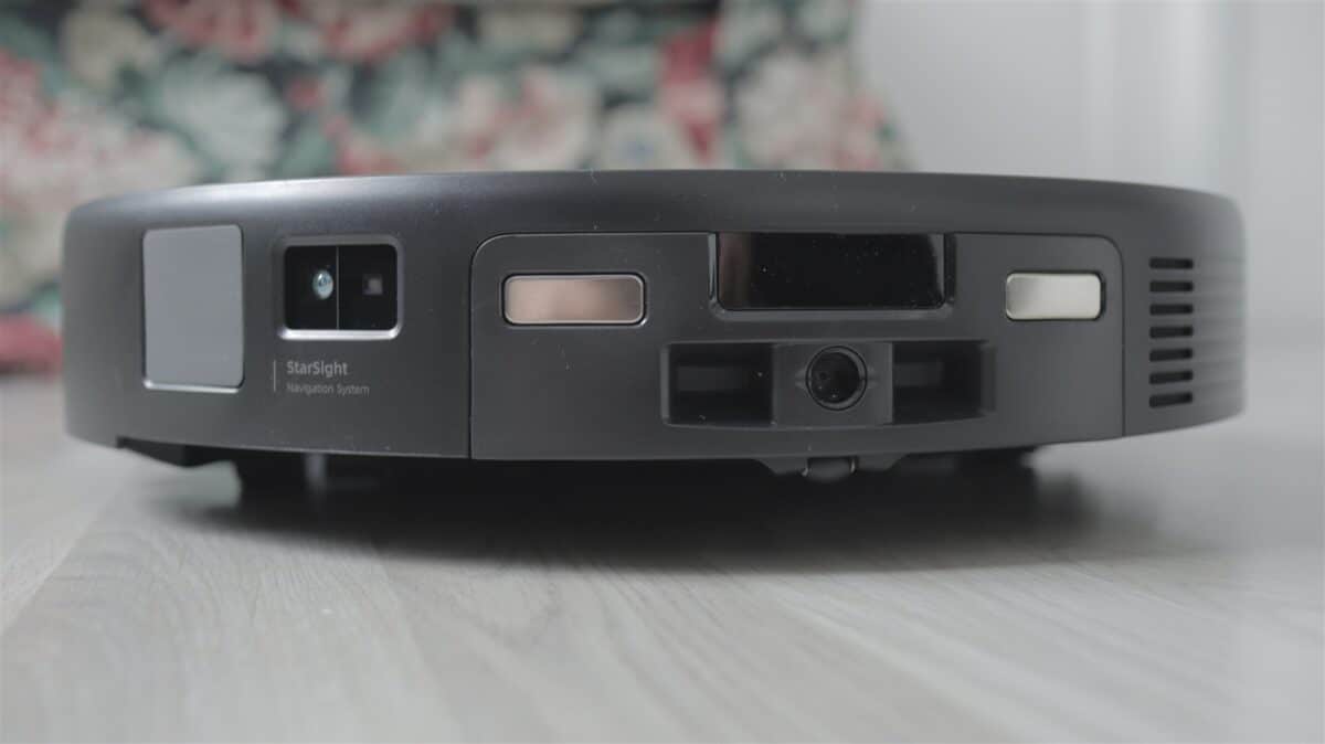 Robot de aspirare cu functie mop Roborock Saros 20 - review