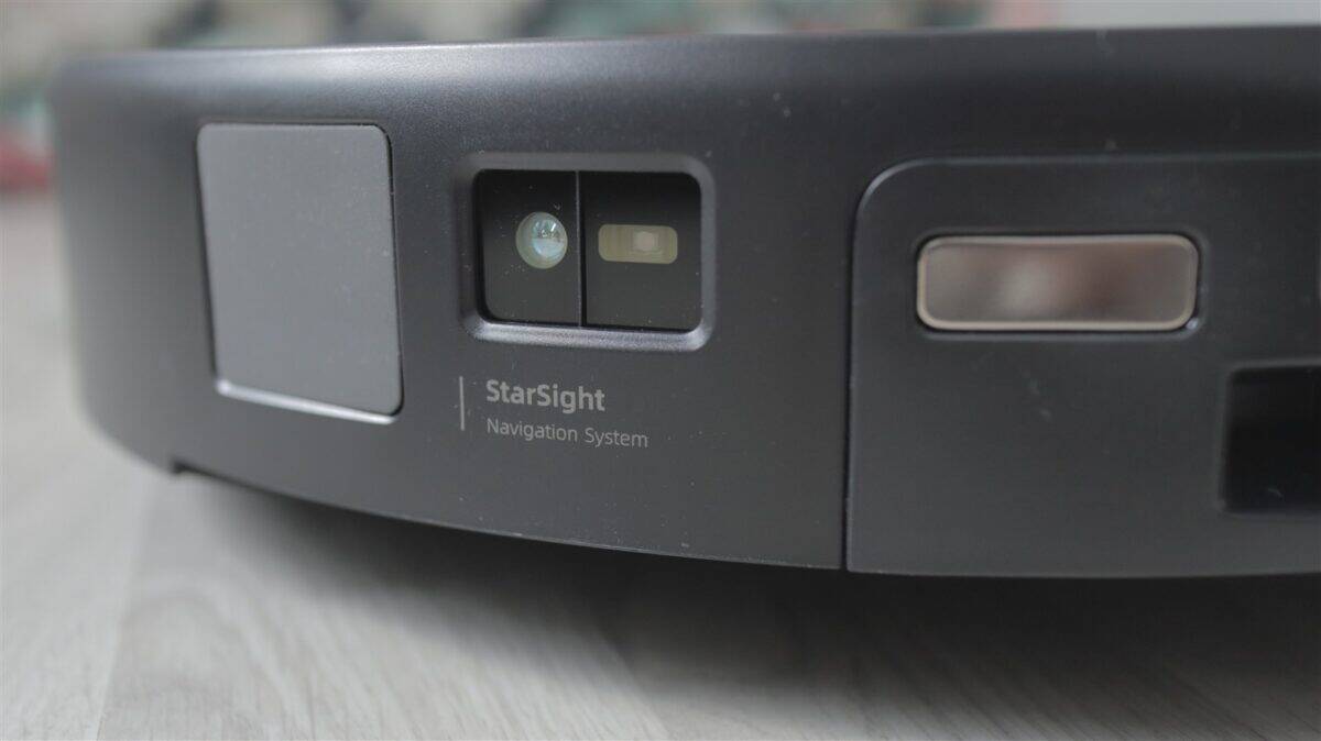 Robot de aspirare cu functie mop Roborock Saros 20 - review