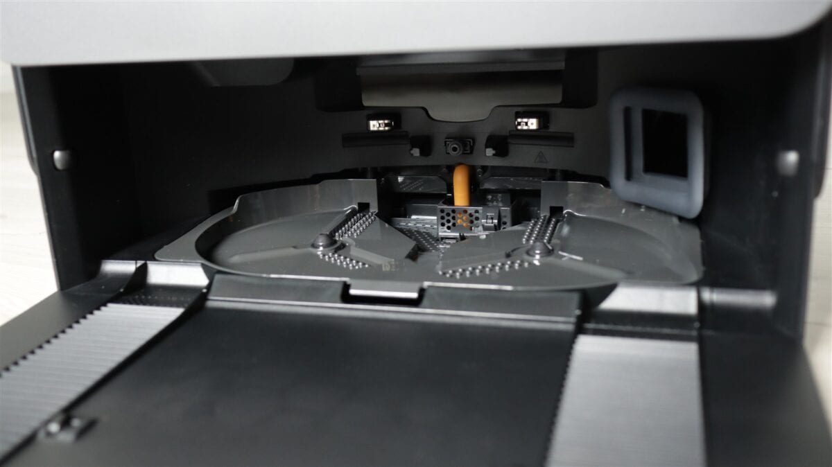 Robot de aspirare cu functie mop Roborock Saros 20 - review