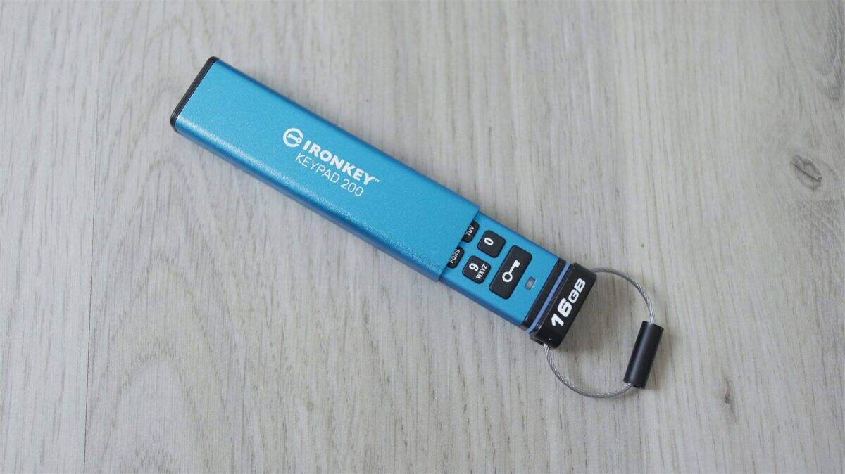 Stick memorie USB Kingston IronKey Keypad 200 16GB - review