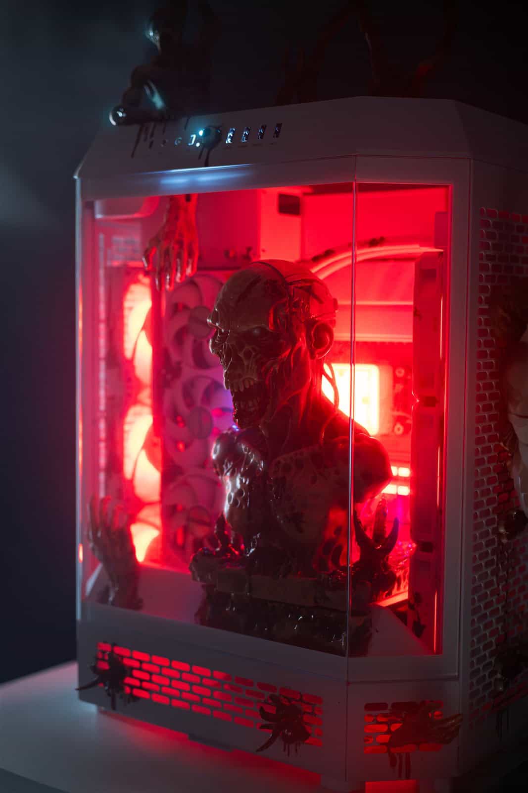 Sistem PC gaming horror powered by GIGABYTE
