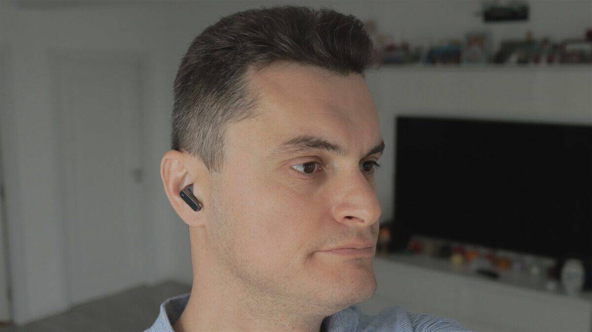 HUAWEI FreeBuds Pro 5 în urechi