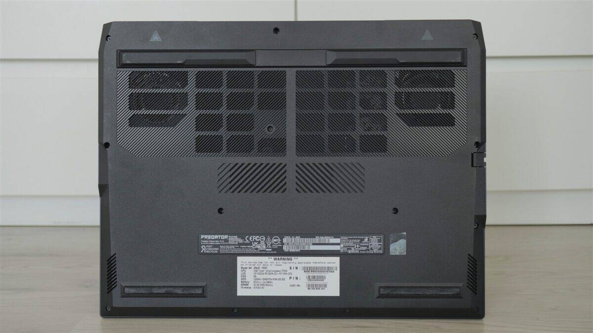 Laptop gaming Acer Predator Helios Neo 18 AI PHN18-72 - prezentare