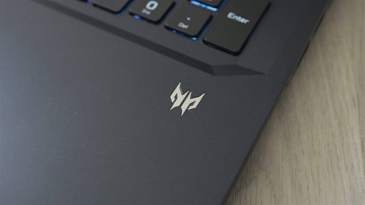 Laptop gaming Acer Predator Helios Neo 18 AI PHN18-72 - prezentare