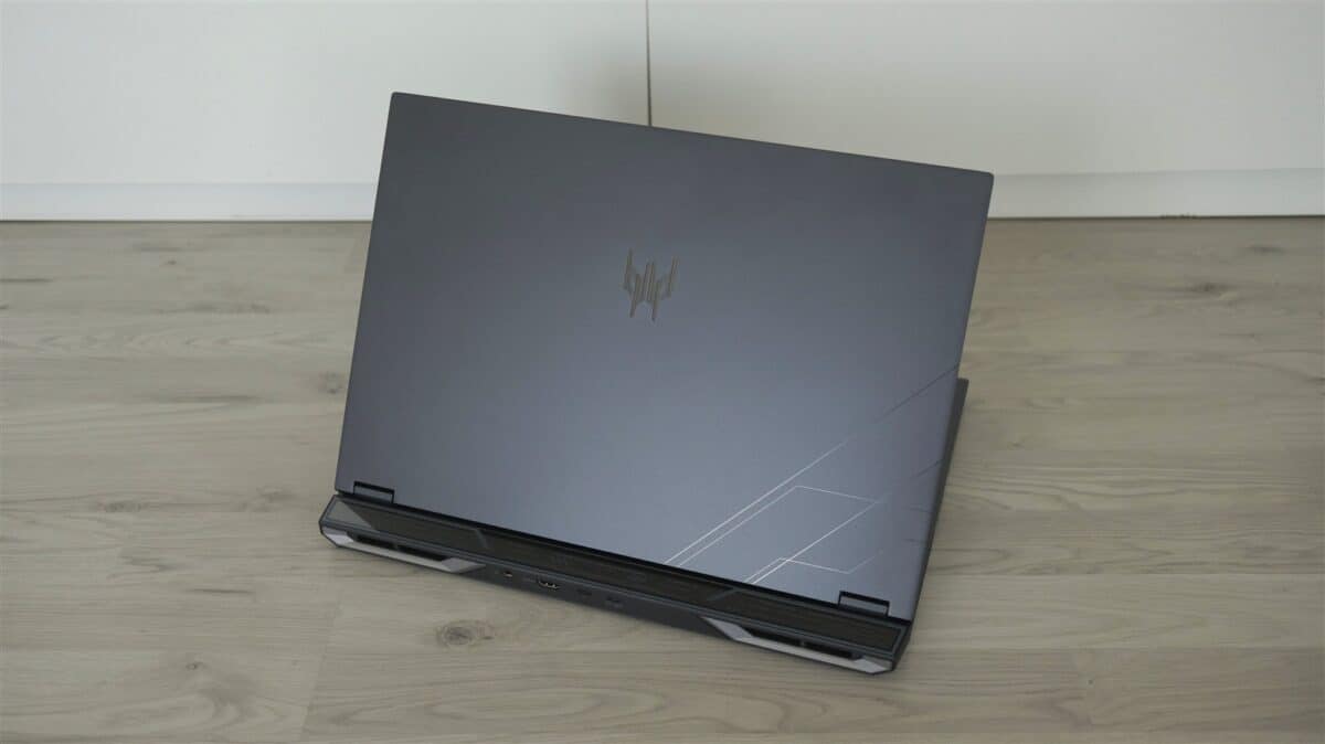 Laptop gaming Acer Predator Helios Neo 18 AI PHN18-72 – prezentare