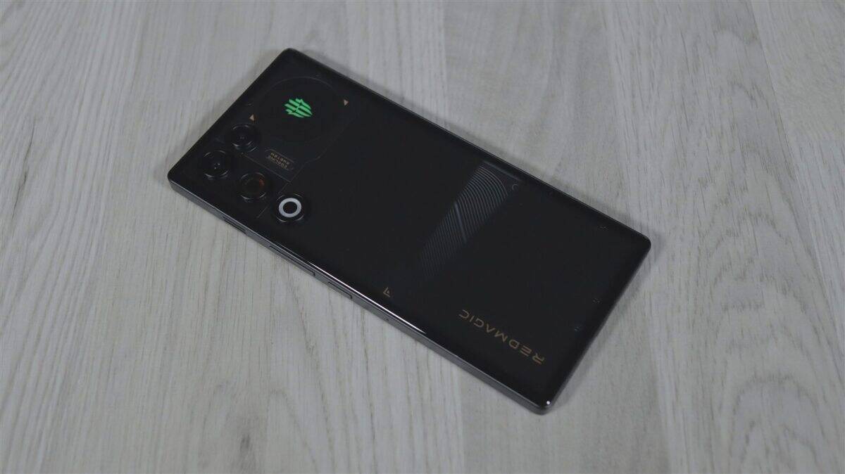 REDMAGIC 11 Air – review (LuaÈi cÃ¢t este fierbinte! Èi chiar este fierbinte…)