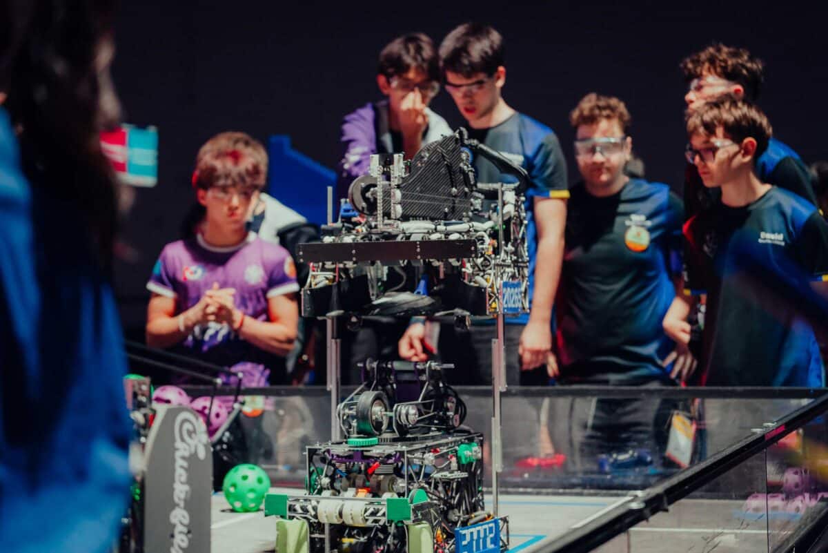 Copiii frumoÅi ai RomÃ¢niei (Å£ara noastrÄ a ocupat primele patru locuri la Campionatul Mondial de RoboticÄ First Tech Challenge 2026 de la Houston)