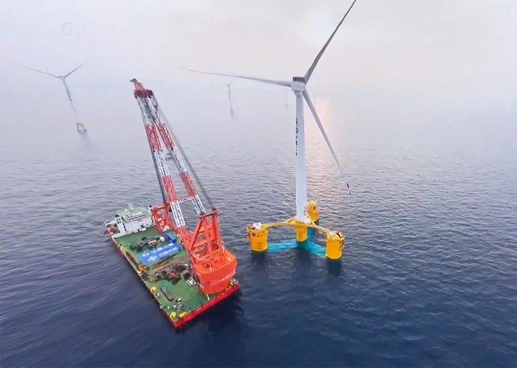 Inginerii chinezi au instalat cea mai puternicÄ turbinÄ eolianÄ plutitoare din lume (aceasta are un rotor cu 252 metri diametru Åi un generator de 16 MW putere)