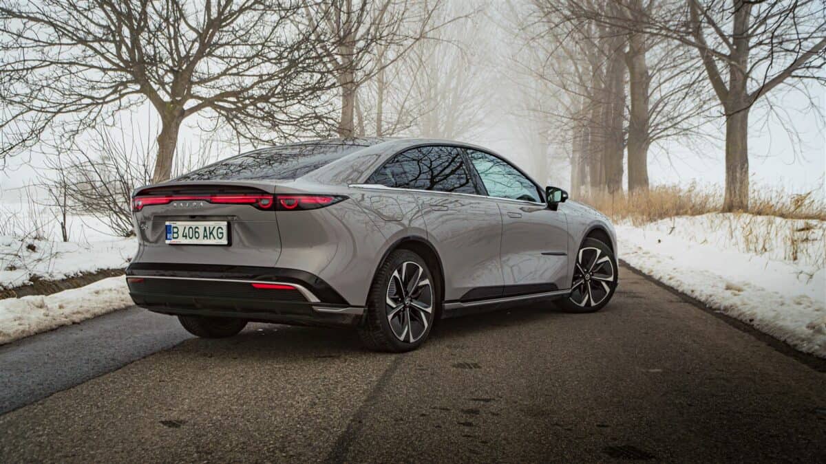 Mazda 6e