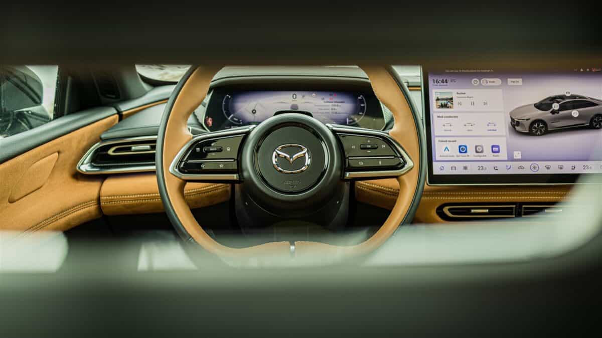 Mazda 6e Takumi Plus 2025 (68 kWh / 258 CP) – review (Un sedan arÄtos din Èara Soarelui RÄsare, dar nu tocmaiâ¦)Â 