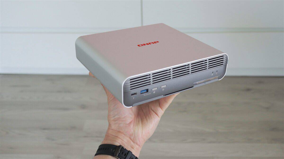 NAS QNAP TBS-h574TX - review