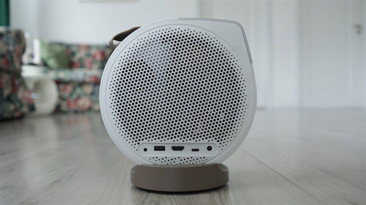 Proiector portabil BenQ GV32 – review (Flexibil Ã®n utilizare, dar nu tocmai 100% portabil, fiindcÄ Ã®i lipseÈte bateria integratÄ)