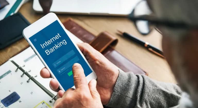 BCR, a douÄ bancÄ din RomÃ¢nia dupÄ active, a lansat Ã®n aplicaÅ£ia George servicii eSIM