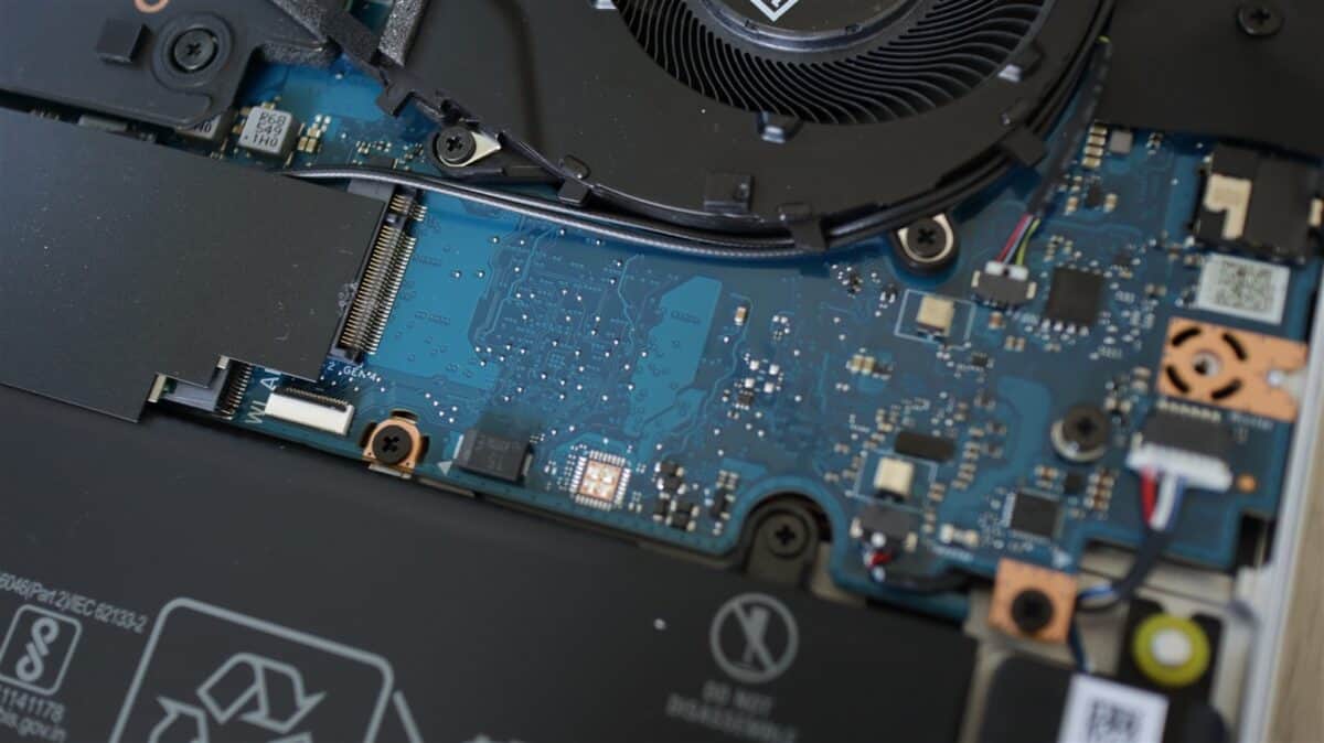 Laptop gaming ASUS ROG Zephyrus G16 GU606 - review