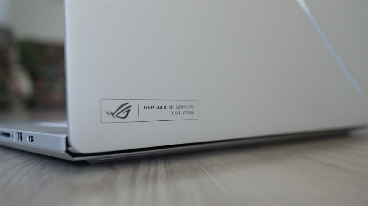 Laptop gaming ASUS ROG Zephyrus G16 GU606 - review