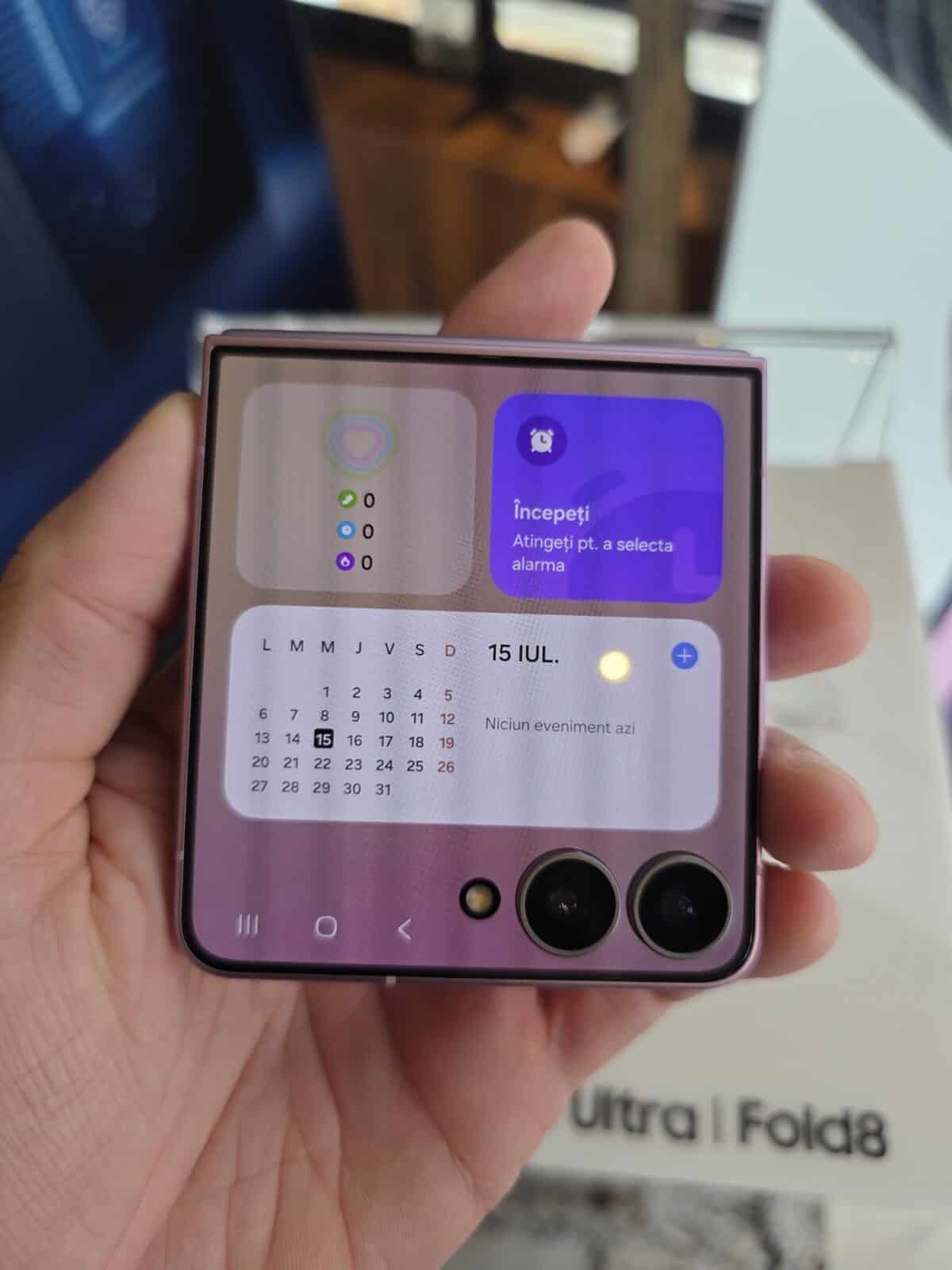 Samsung Galaxy Z Flip 8 – specificaÈii, galerie de imagini, hands-on Èi preÈ (Exynos 2600 pe 2nm, mai uÈor, mai subÈire Èi cam atÃ¢t)