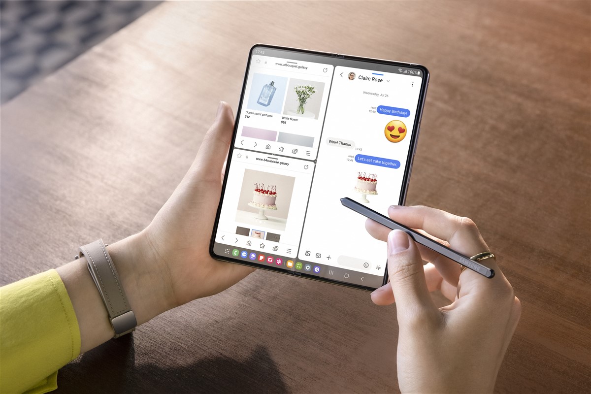 Smartphone-urile pliabile se devalorizeazÄ extrem de repede, se pierd Ã®n medie aproape 1000 de dolari dupÄ doar 12 luni de la achiziÅ£ie