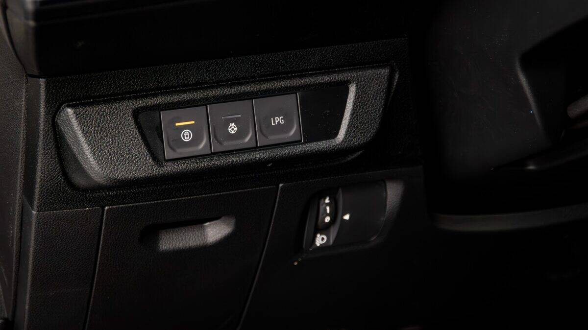 Dacia Logan ECO-G 120 M6 Journey - review