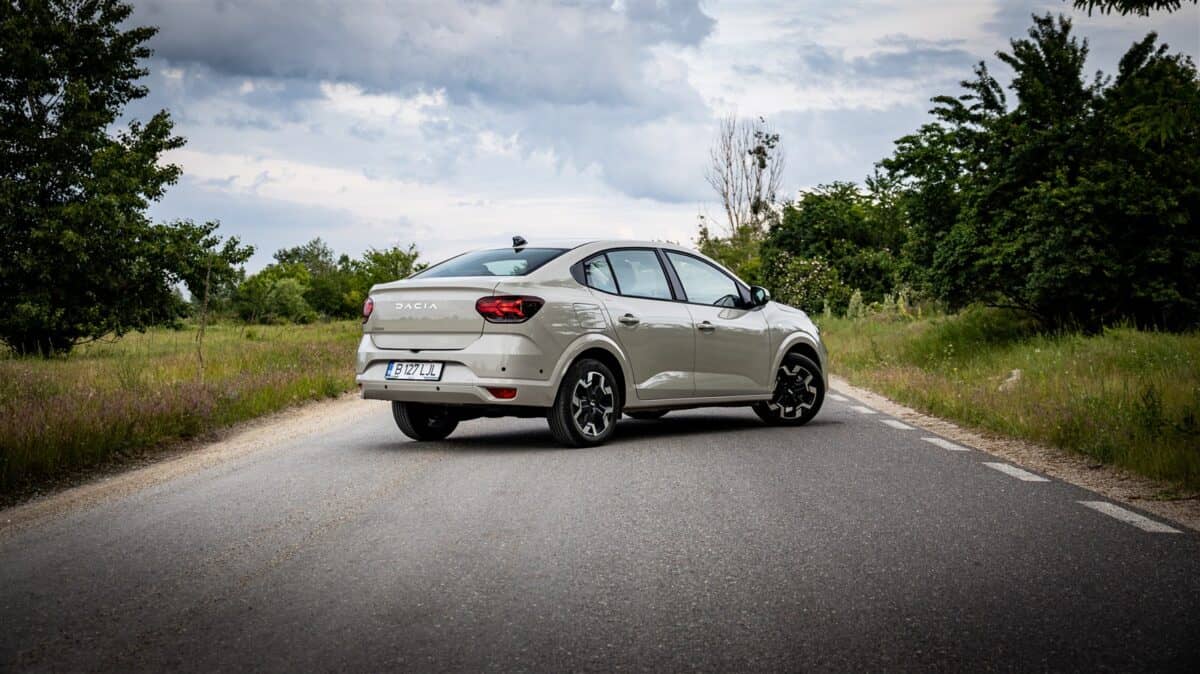 Dacia Logan ECO-G 120 M6 Journey - review