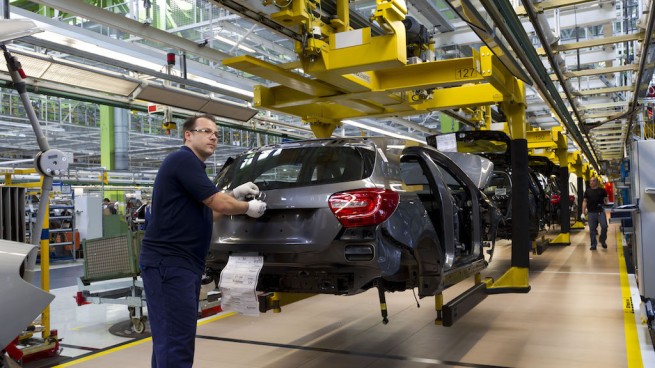 Industria auto germanÄ Ã®n cÄdere liberÄ, Ã®n doar 12 luni ieÅind din sistem peste 42.300 de angajaÅ£i