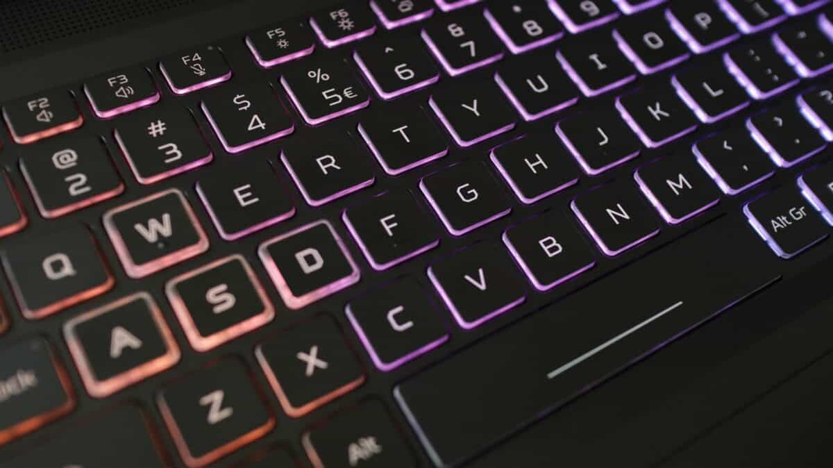 Laptop Acer Nitro AI 18 (AN18-61) - prezentare