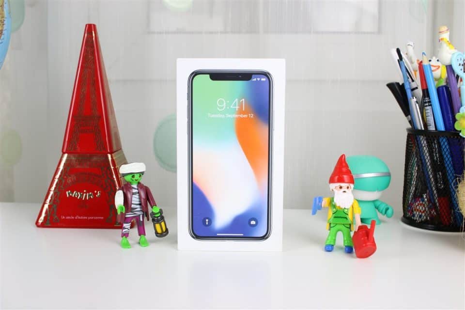 Primul Åi singurul model aniversar iPhone a fost declarat de Apple Ã®nvechit Åi nu va mai primi niciun fel de suport (software, piese de schimb, reparaÅ£ii etc.)