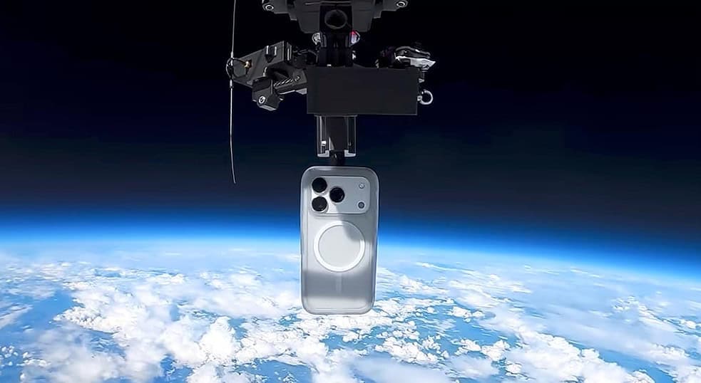 Un iPhone 17 Pro obiÅnuit cu husÄ de protecÅ£ie a rÄmas funcÅ£ional dupÄ ce a rezistat unei cÄderi de la peste 30.000 de metri (telefonul a fost aruncat din stratosferÄ)