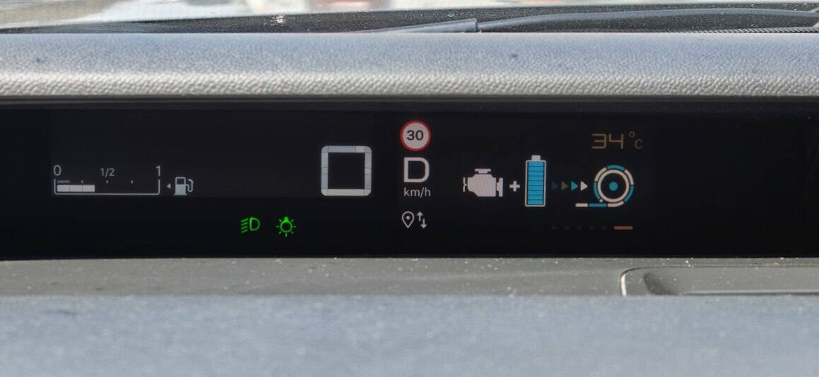 Citroen Reflection Unit pe Citroen C3 Aircross Hybrid 145
