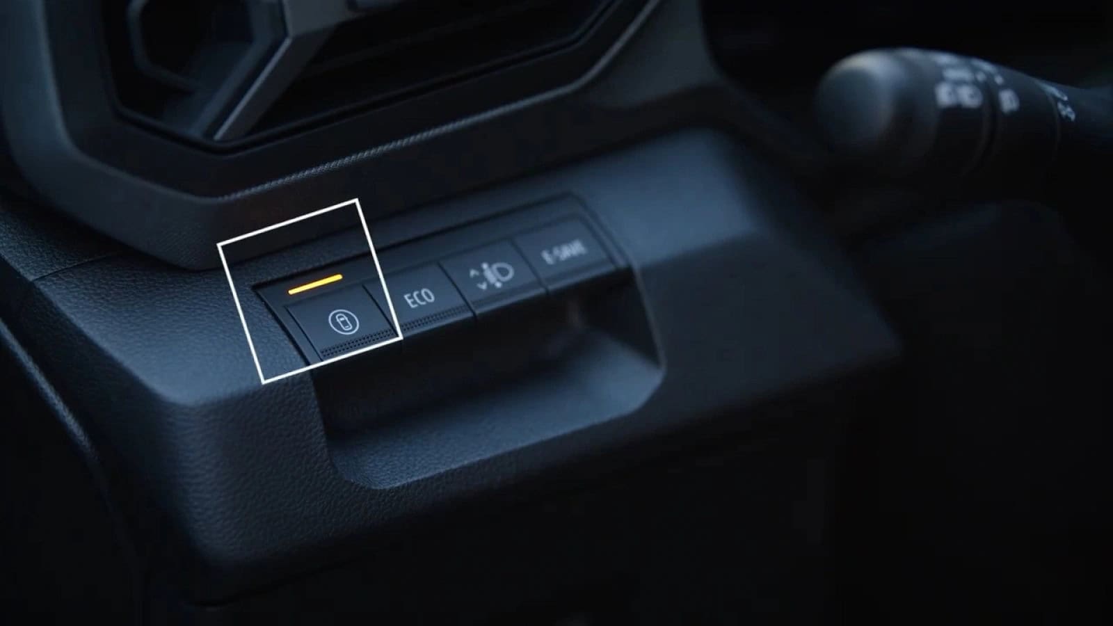 Un simplu buton implementat de Dacia pe maÅinile sale, a devenit rapid cel mai bun aliat al Åoferilor Ã®mpotriva regulilor Uniunii Europene