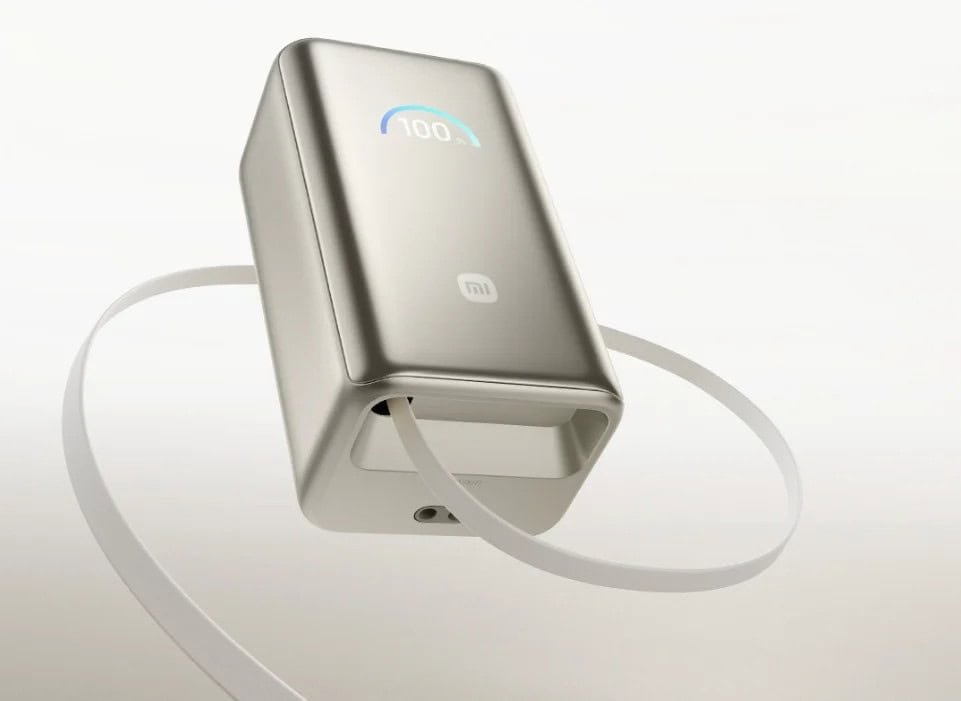 Xiaomi a lansat o baterie externÄ de 10.000 mAh cu Ã®ncÄrcare rapidÄ la 55W, cablu USB-C retractabil Åi ecran inteligent